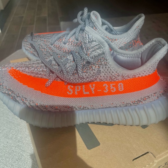 Adidas Yeezy Boost 350 V2 Belurf Stegry Solred